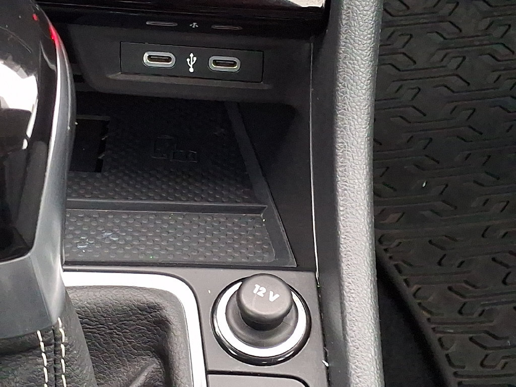Used 2025 Volkswagen Jetta SE FWD image 24