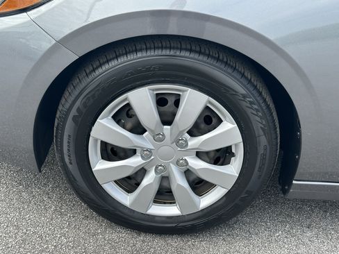 Used 2023 Nissan Sentra S FWD image 11