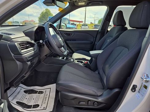 Used 2025 Subaru Forester Premium AWD/4WD image 3