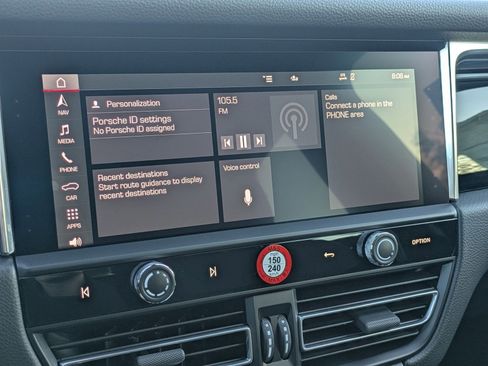 New 2026 Porsche Macan image 17