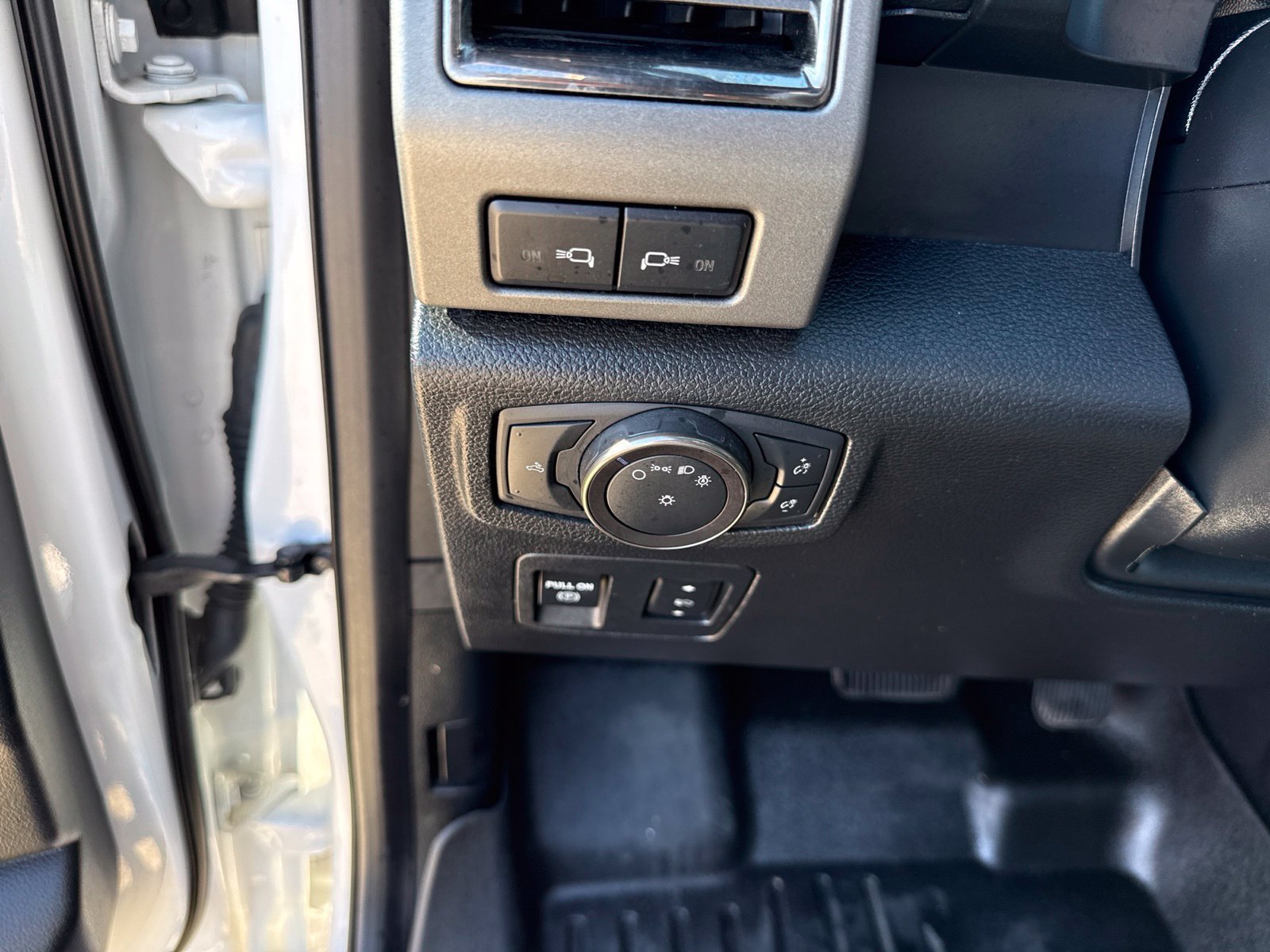 Used 2019 Ford F150 Raptor w/ Equipment Group 802A Luxury AWD/4WD image 10