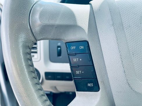 Used 2011 Ford Escape XLT w/ Class II Trailer Tow Pkg FWD image 15