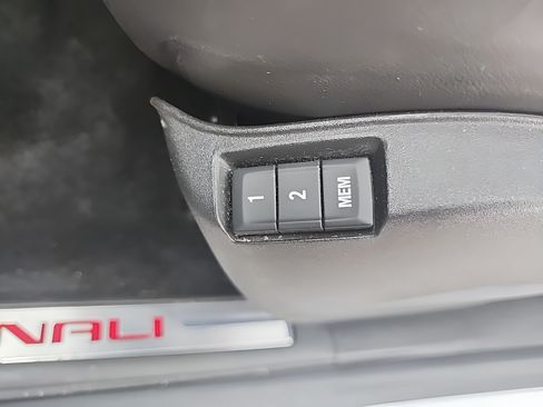 Used 2016 GMC Terrain Denali FWD image 13