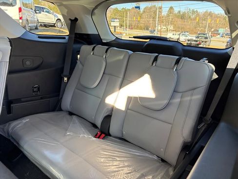 New 2026 Ford Explorer Active w/ Active Comfort Package image 18