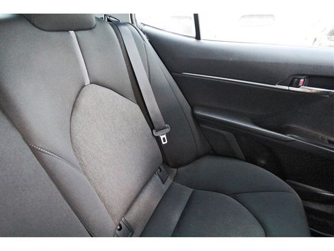 Used 2022 Toyota Camry LE image 12