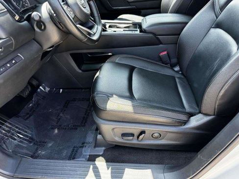 Used 2023 Nissan Pathfinder SL w/ SL Premium Package FWD image 16