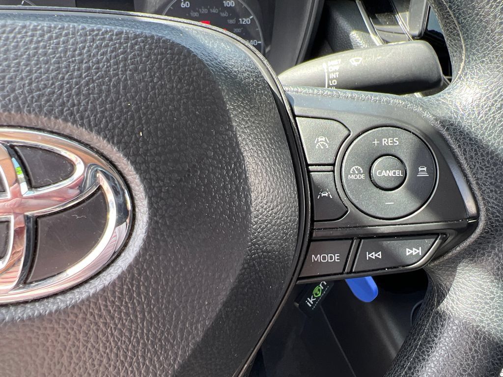 Used 2025 Toyota Corolla LE FWD image 23