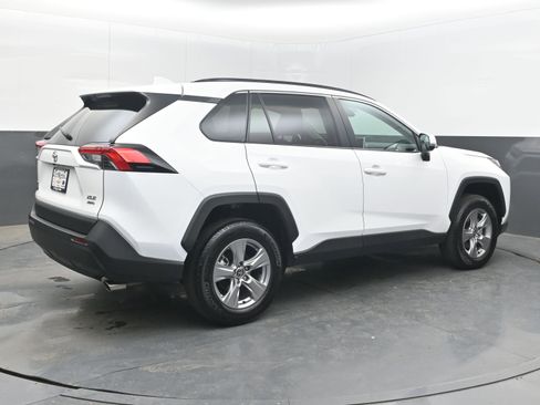 Used 2025 Toyota RAV4 XLE w/ Convenience Package image 9