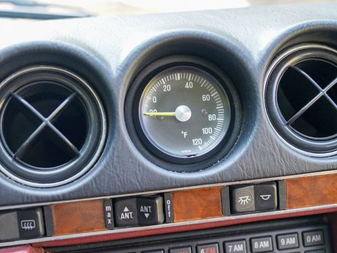 Used 1989 Mercedes-Benz 560 SL image 30