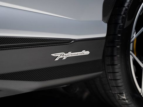 Used 2024 Lamborghini Urus Performante AWD/4WD image 24