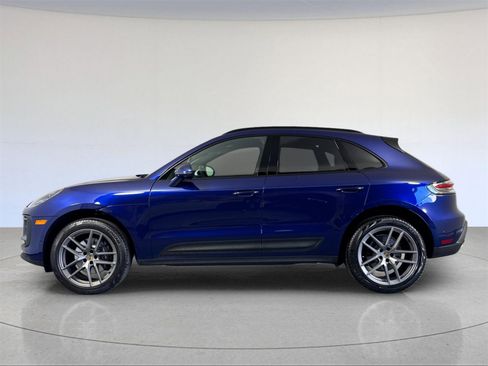 Used 2023 Porsche Macan image 2