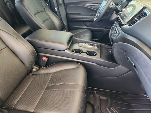 Used 2025 Honda Ridgeline TrailSport image 13