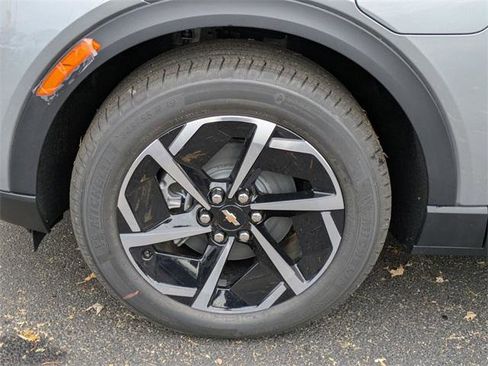 New 2026 Chevrolet Equinox EV LT image 30