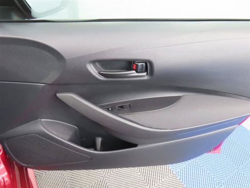 Used 2025 Toyota Corolla LE FWD image 33
