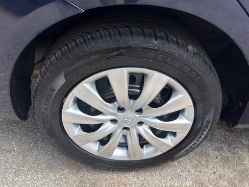 Used 2013 Toyota Corolla LE FWD image 46
