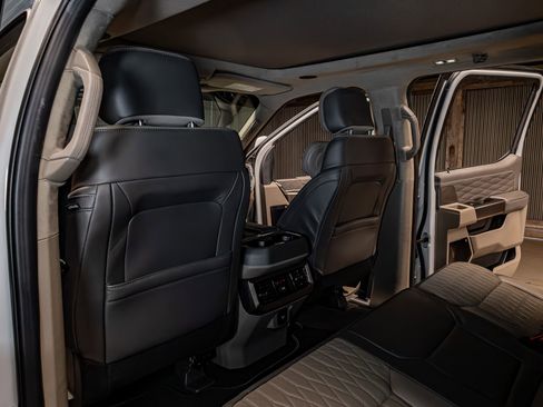 Used 2026 Ford F450 Platinum w/ Platinum Plus Package image 25