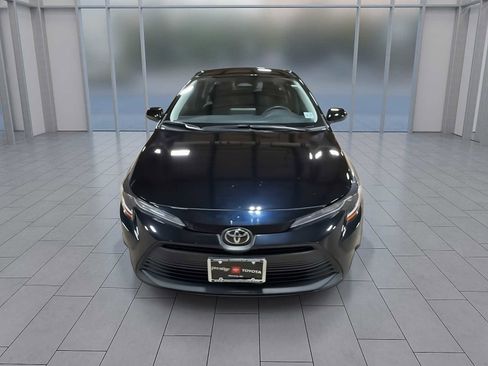 Used 2023 Toyota Corolla LE image 3