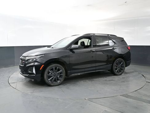 Used 2023 Chevrolet Equinox RS AWD/4WD image 2