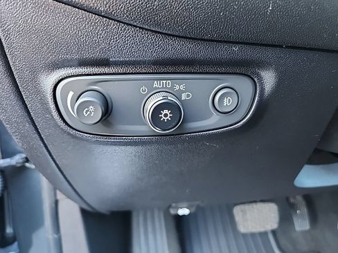 Used 2018 Chevrolet Equinox Premier AWD/4WD image 27
