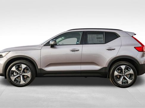 New 2026 Volvo XC40 B5 Plus w/ Climate Package AWD/4WD image 8