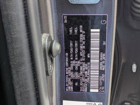 Used 2022 Toyota 4Runner SR5 AWD/4WD image 21