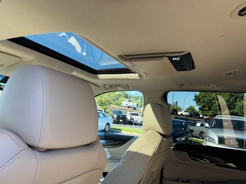 Used 2019 Cadillac Escalade ESV Luxury AWD/4WD image 11