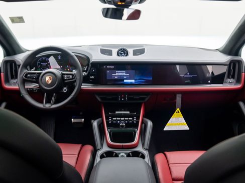 New 2026 Porsche Cayenne GTS image 11