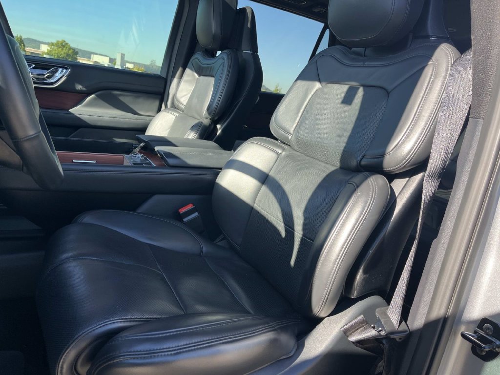 Used 2024 Lincoln Navigator Reserve AWD/4WD image 35