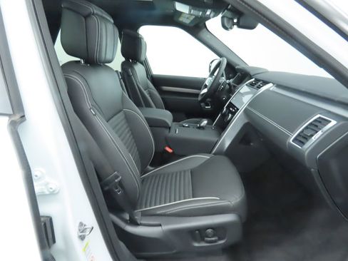 Used 2024 Land Rover Discovery Dynamic SE image 20