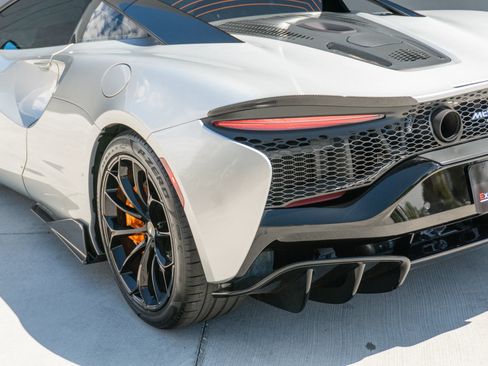 Used 2023 McLaren Artura RWD image 49