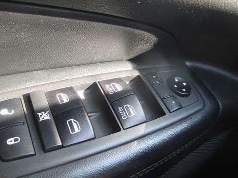 Used 2021 Jeep Grand Cherokee Limited w/ Sun & Sound Group AWD/4WD image 27