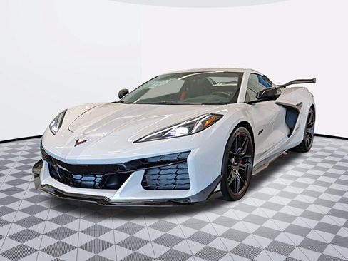 Used 2023 Chevrolet Corvette Z06 w/ Z07 Performance Package RWD image 8