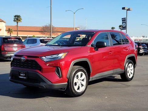 Used 2024 Toyota RAV4 LE image 9