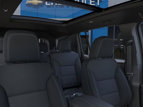 New 2025 Chevrolet Traverse LT w/ Sun and Wheel Package image 24