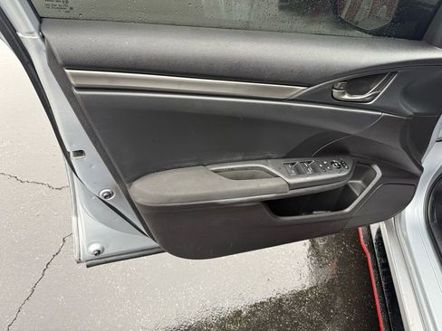 Used 2018 Honda Civic Sport image 11