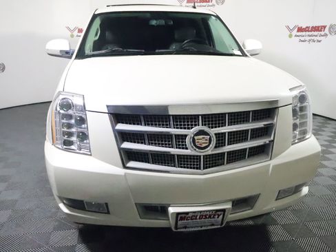 Used 2014 Cadillac Escalade Platinum AWD/4WD image 17