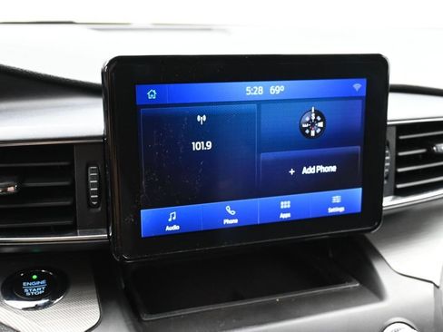 Used 2020 Ford Explorer XLT w/ Equipment Group 202A AWD/4WD image 13