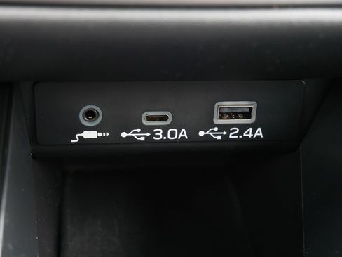 Used 2025 Subaru Outback Premium AWD/4WD image 31