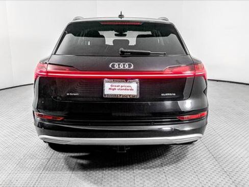 Used 2021 Audi e-tron Premium w/ Towing Package image 7