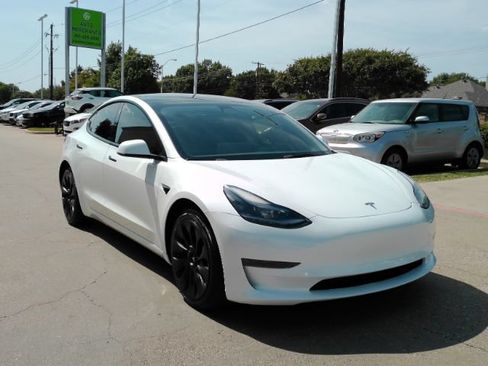 Used 2023 Tesla Model 3 Standard Range RWD image 4