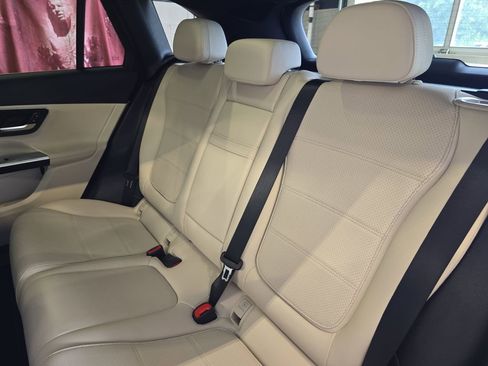 Used 2025 Mercedes-Benz GLC 300 image 15