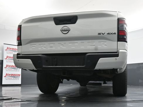 Used 2022 Nissan Frontier SV w/ Technology Package AWD/4WD image 23
