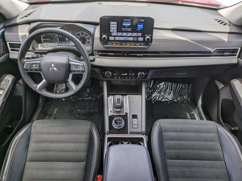 Used 2024 Mitsubishi Outlander SE AWD/4WD image 15