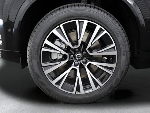 Certified 2025 Volvo XC90 T8 Plus w/ Protection Package Premier image 4