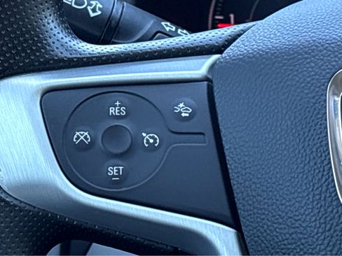 Used 2023 GMC Terrain SLE w/ Driver Convenience Package image 14