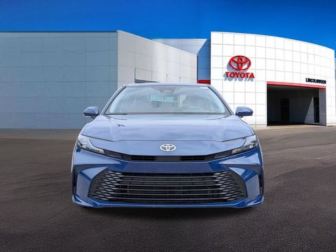 Used 2025 Toyota Camry LE FWD image 4