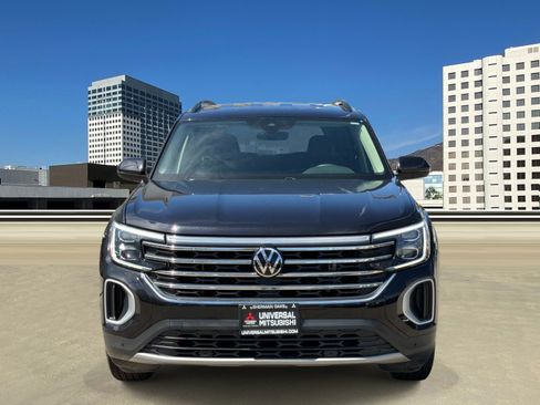 Used 2024 Volkswagen Atlas SE FWD image 2