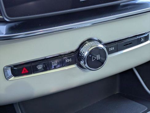 New 2026 Volvo XC90 T8 Ultra w/ Protection Package Premier image 8