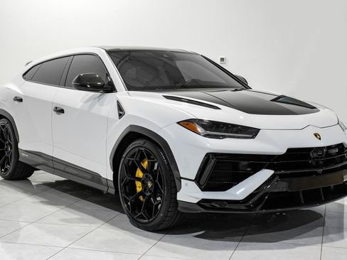 Used 2024 Lamborghini Urus Performante image 3