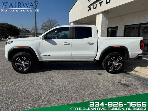 Used 2025 GMC Canyon AT4 w/ AT4 Premium Package AWD/4WD image 9